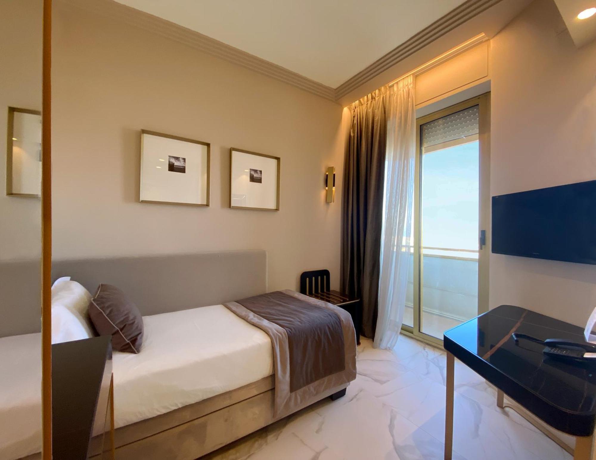 Hotel Ambasciatori Rimini Rum bild